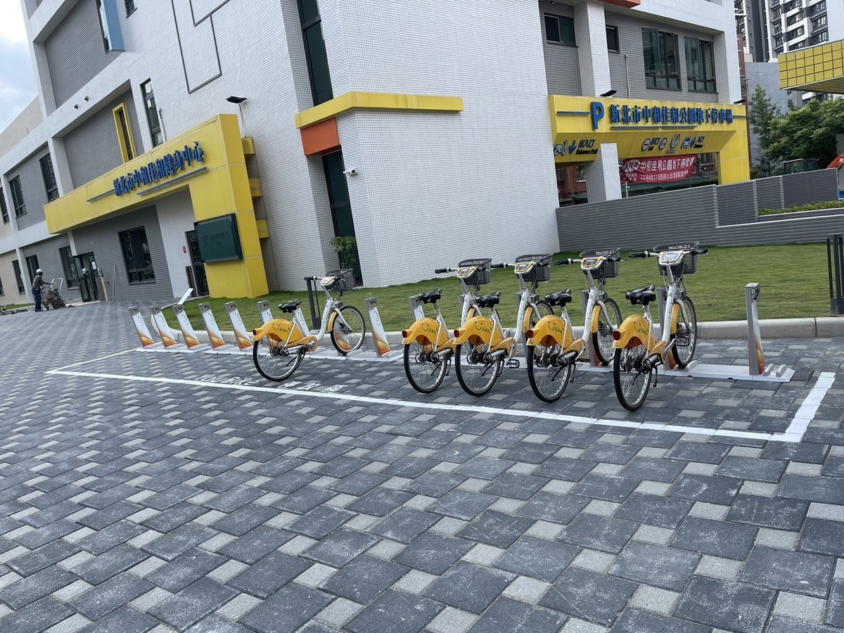 佳和公園YouBike2.0租賃站。 圖：新北市交通局提供