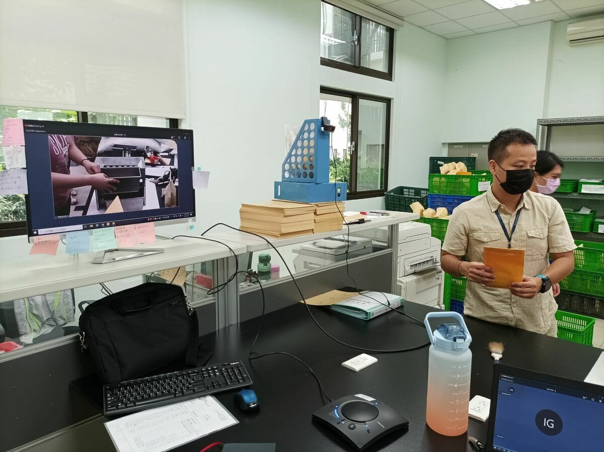 因應新冠肺炎疫情，種苗場種子檢查室採遠距方式接受ISTA稽核。 圖：農委會/提供