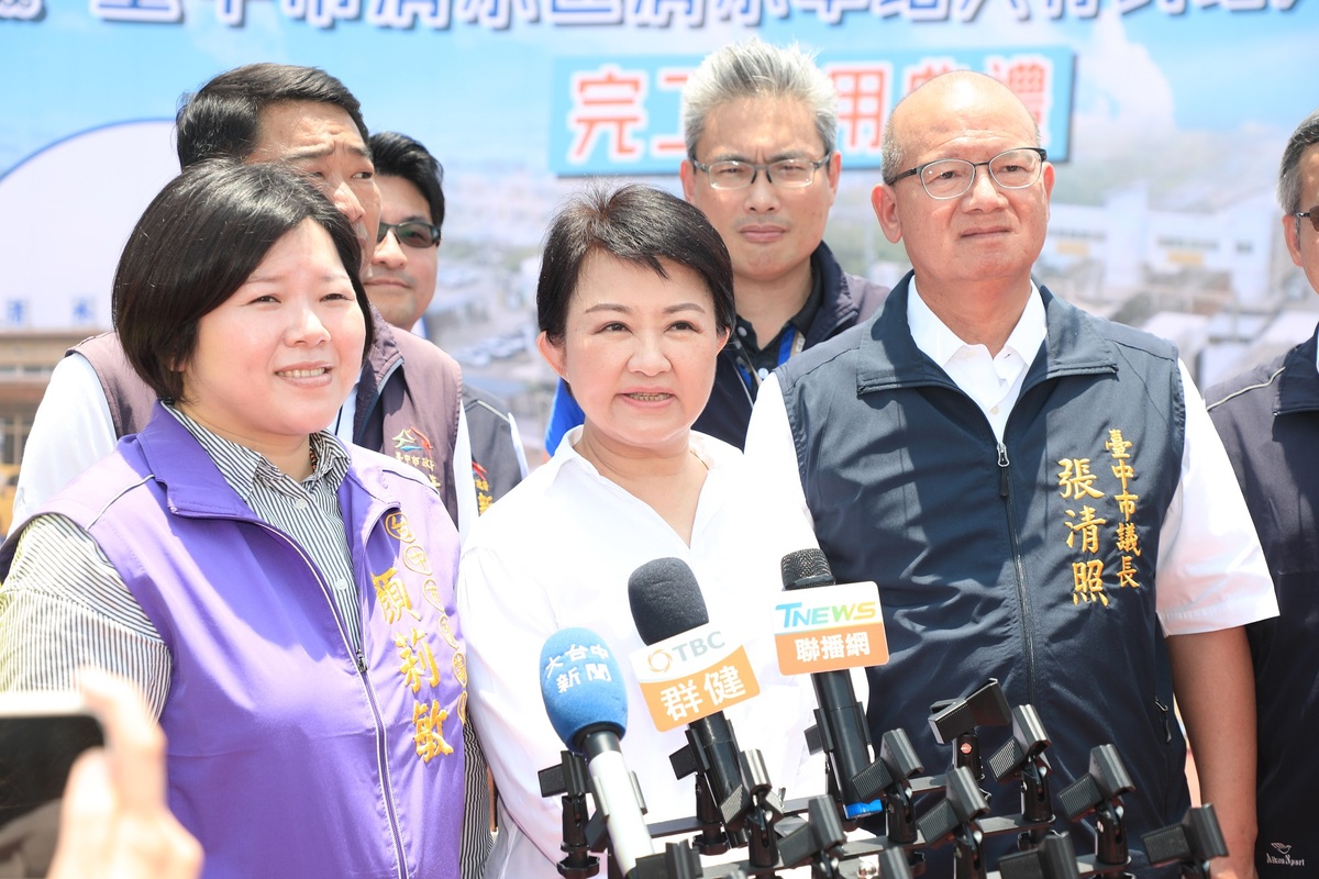 台中市長盧秀燕參加清水火車站跨站天橋啟用典禮，中常會請假未出席。  台中市政府/提供