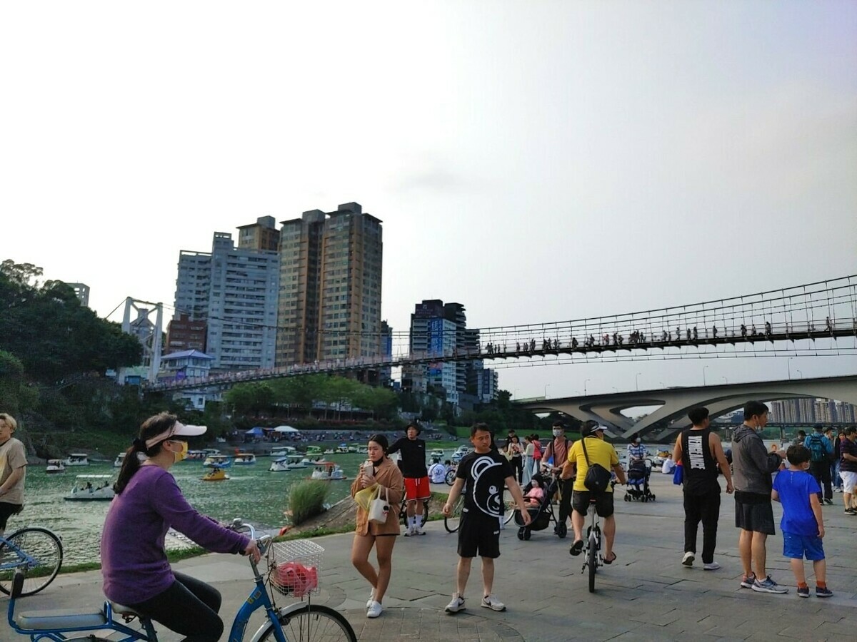 今年5月前半月的高溫和後續的低溫有著強烈的對比。 圖：林冠妤／攝