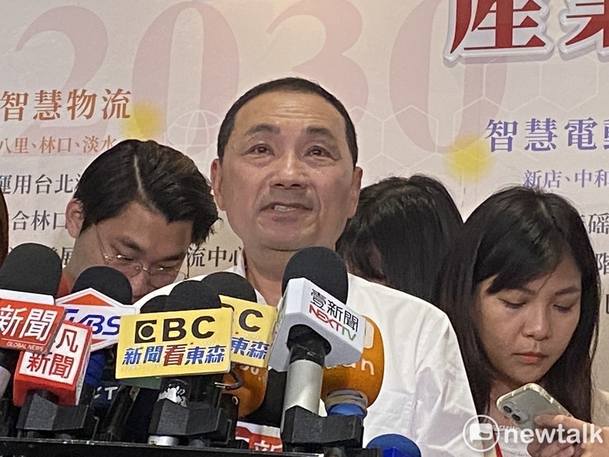 國民黨總統參選人、新北市長侯友宜20日晚間參加網路直播「董事長開講」節目與前台南市議員謝龍介談話時，脫口說出「台南人沒眼睛啦」，引發譁然。 圖：林昀真/攝(資料照片)