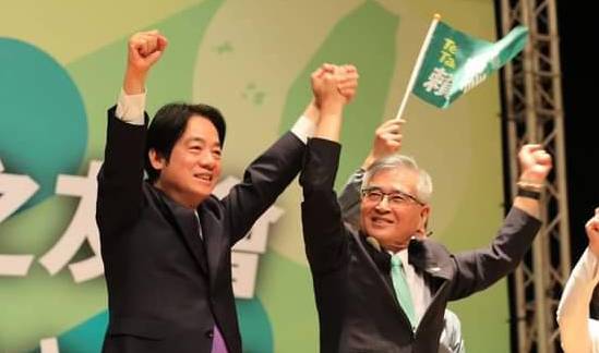 莊維周(右)是高雄市信賴之友會理事長。 圖：翻攝林智鴻臉書