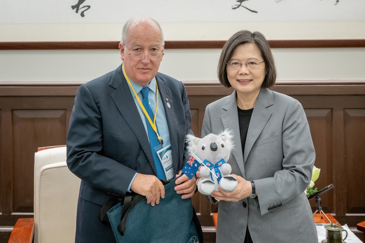 總統蔡英文18日上午接見「亞太商工總會」（CACCI）麥克穆林（Peter McMullin）會長。 圖：總統府提供