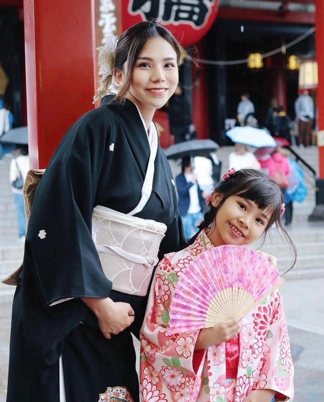 蕾菈跟女兒蝶蝶。 圖﹔翻攝自蕾菈IG