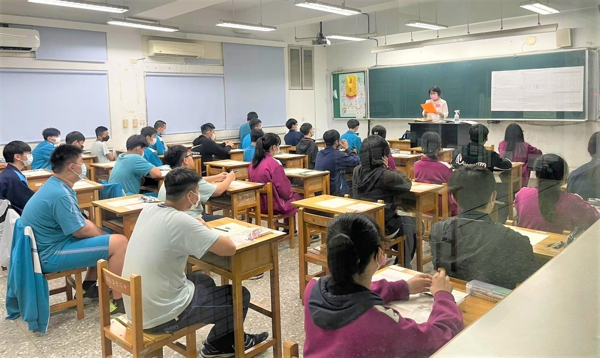 112年國中教育會考-考生準備應試。 圖：新北市教育局提供