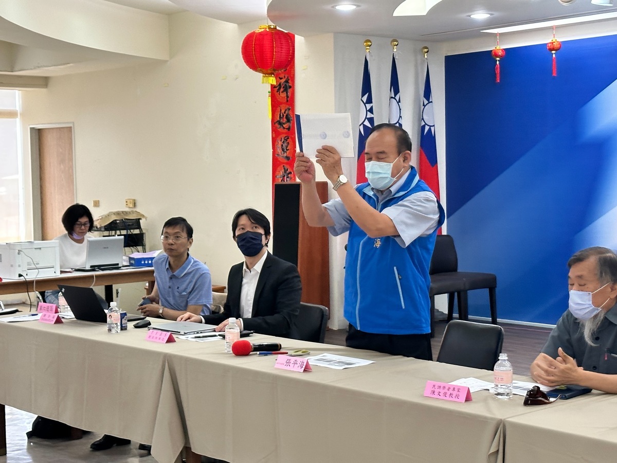 國民黨高雄市黨部宣布第七選區(鳳)初選民調結果。 圖：國民黨高雄市黨部提供