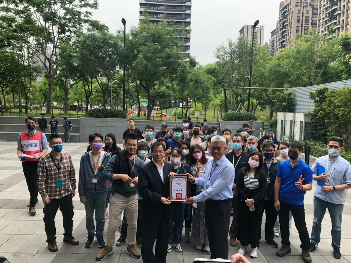 藉由機關、業者及民眾緊密合作，確保我們的家園擁有強健的防災韌性及可靠的應變機制，應對各種挑戰。 圖：新北市消防局提供