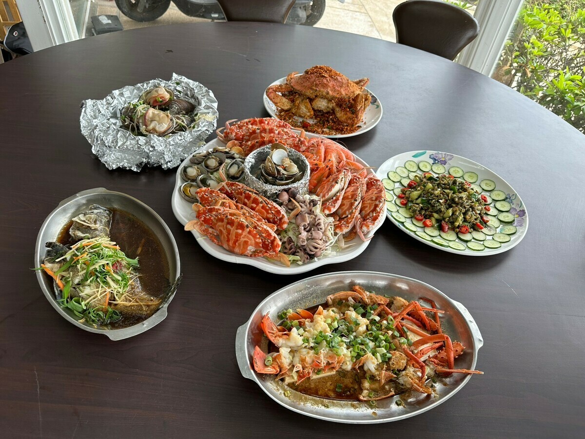 富基魚市內代客料理的海鮮料理。 圖：新北市農業局提供