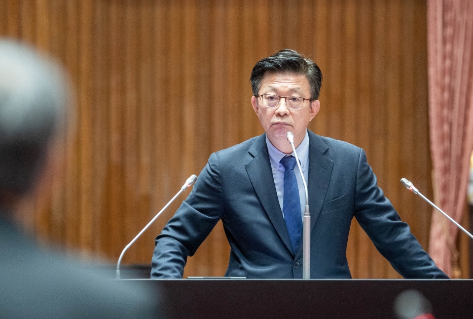 民進黨立委郭國文批評侯友宜「ㄅㄧㄤˋㄅㄧㄤˋ」說，根本是對郭台銘實行政治恐嚇，對泛藍整合毫無益處。 圖：截取自郭國文臉書