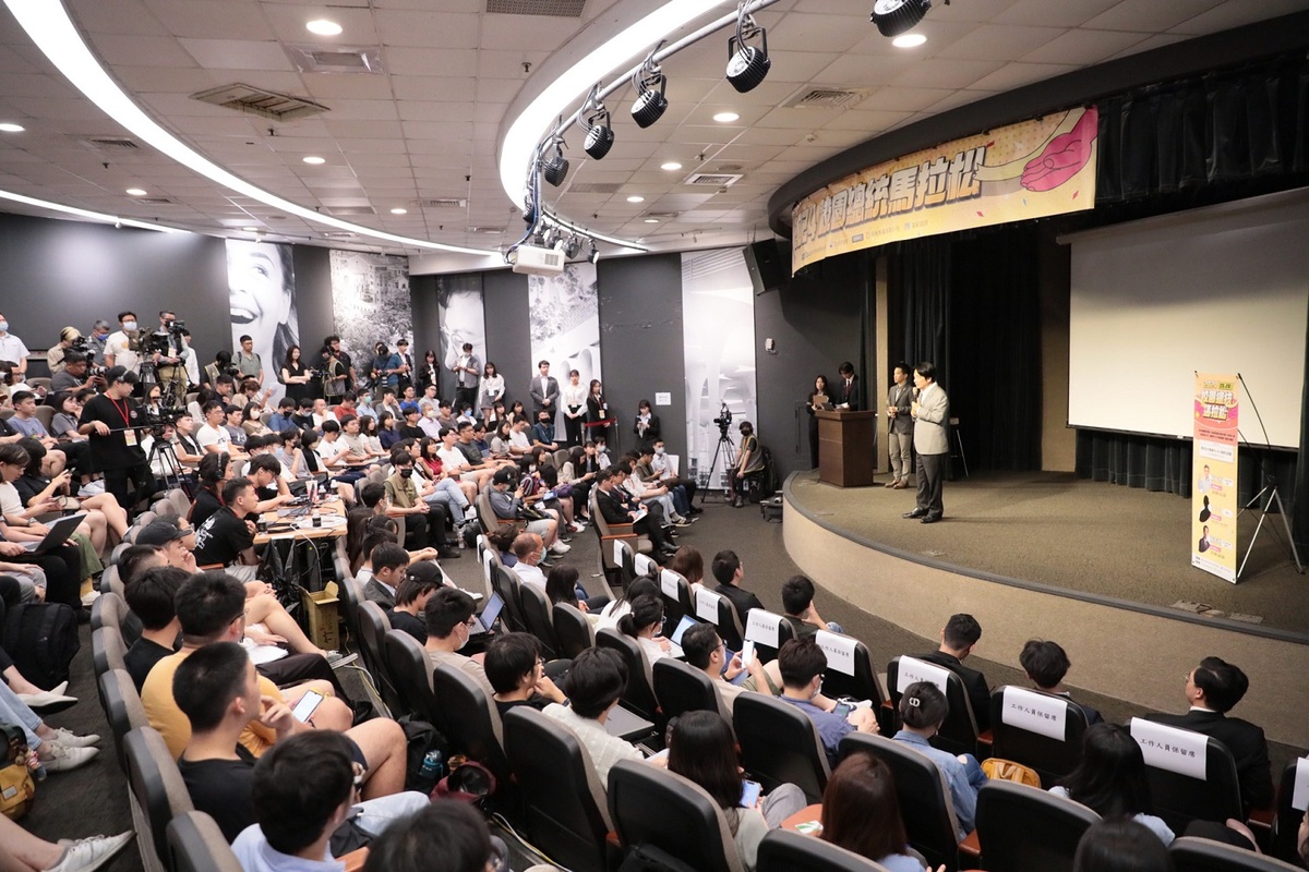 民進黨主席暨總統參選人賴清德28日下午出席台大政治系主辦「校園總統馬拉松論壇」。進行短講並進行Q&amp;A互動。 圖：民進黨提供