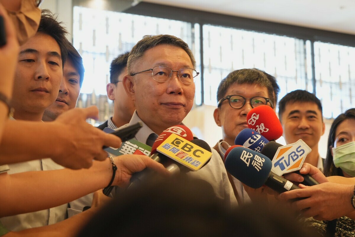 柯文哲認為，兩岸關係終究還是要面對，在台灣自主的前提下，先就可以談的和對岸交談尋求和平。 圖：民眾黨/提供