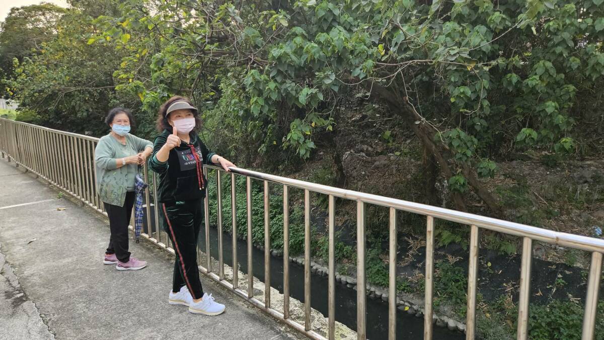 民眾肯定新北市政府對瓦磘溝的改善與努力。 圖：新北市水利局提供