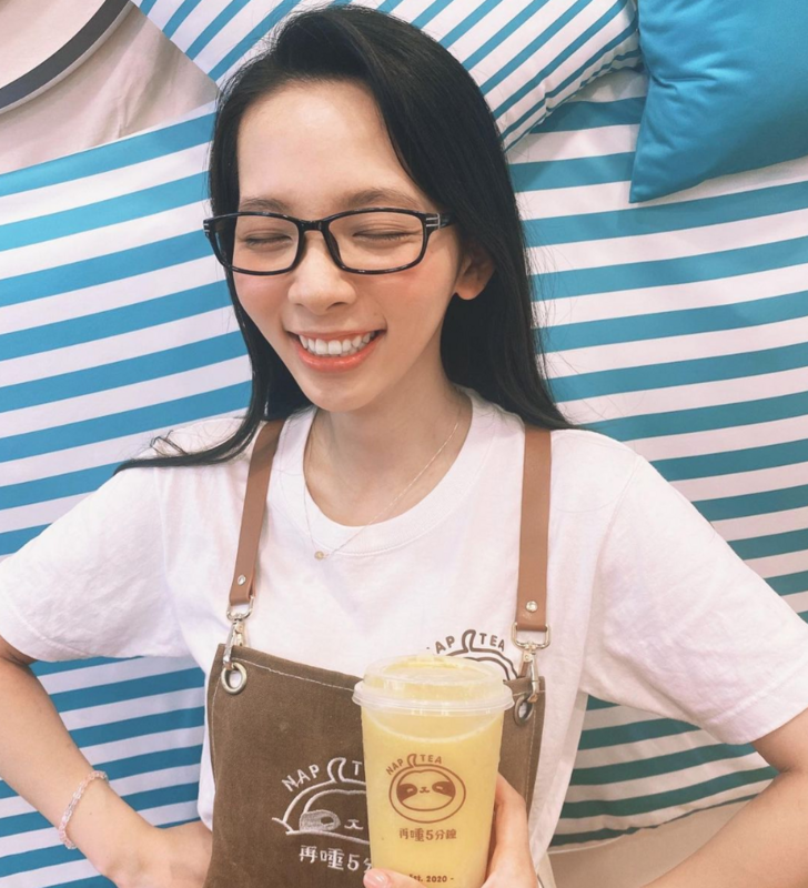 滴妹的手搖飲品牌《再睡五分鐘》因水質異常調整部分商品的販售。 圖：翻攝自滴妹IG