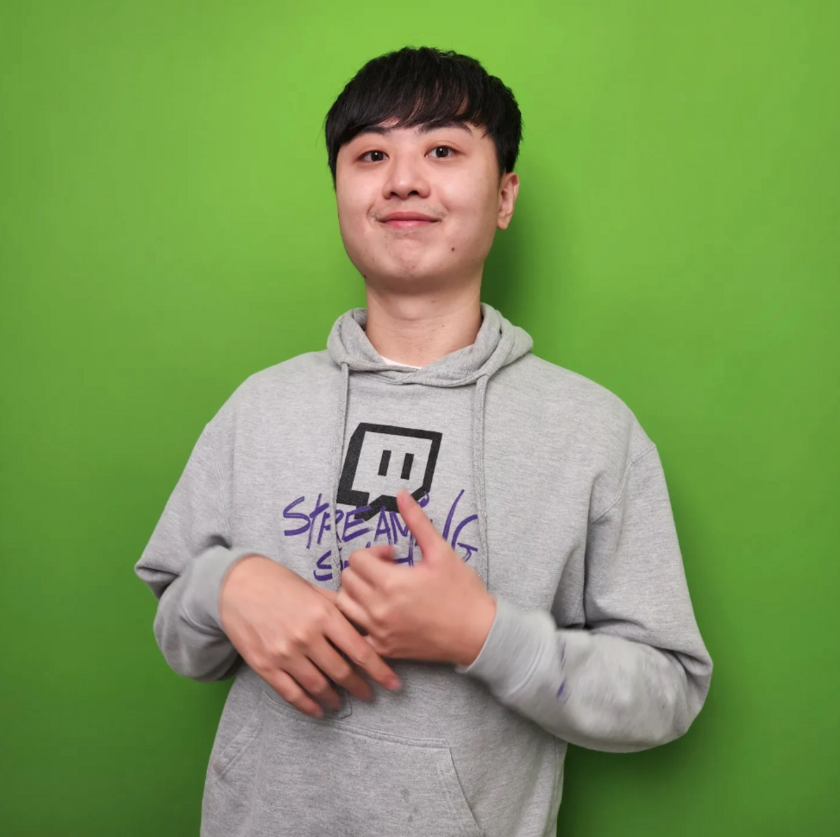 龜狗跟友人一起玩《APEX》。 圖：翻攝自龜狗IG