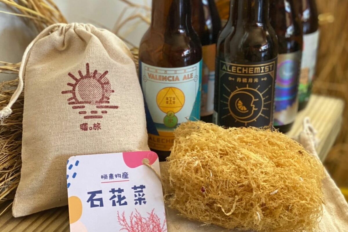 山海市集中有阿松商行、Date Myself、曙旅及Thybearing等在地商家及創作者，在現場販售石花凍、書寫體驗包和精緻永續服飾等美食及環保商品(圖為示意照)。 圖：新北市觀旅局提供
