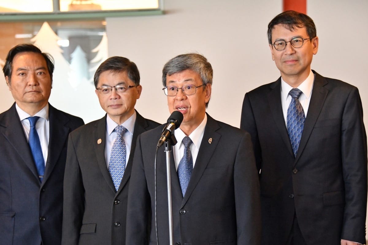 行政院長陳建仁今（30）日上午出席產業自律反詐騙宣導系列活動會前受訪。 圖：行政院提供