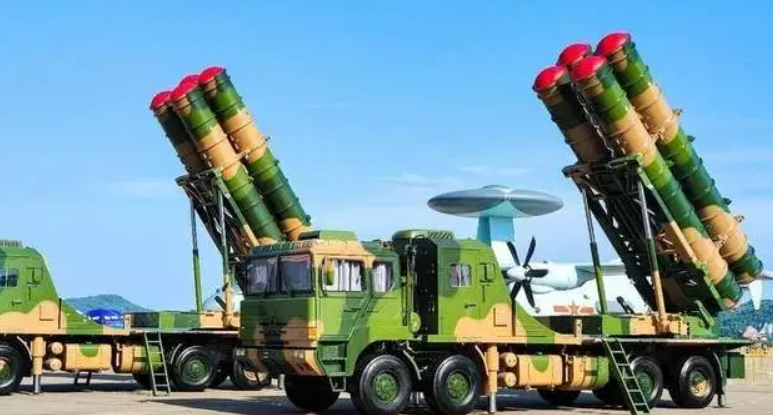 中國解放軍近年來強力擴軍，威脅到台海安全。 圖：翻攝自嗷狼記