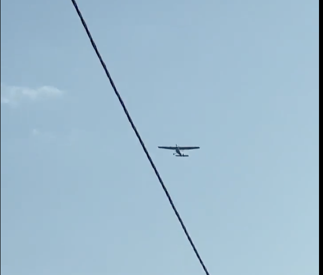 網傳影片顯示，烏制的UJ- 22 無人機曾掠過莫斯科上空。 圖：翻攝自推特用戶「 NiKITa」