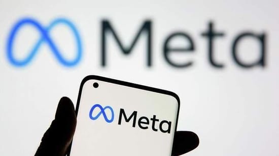 Meta在今(31)日正式推出Messenger家長監護工具，家長需要從Meta「家庭中心」邀請家中青少年使用Messenger監護功能，就可以了解家中青少年的 Messenger 使用狀況。 圖：翻攝自新浪科技