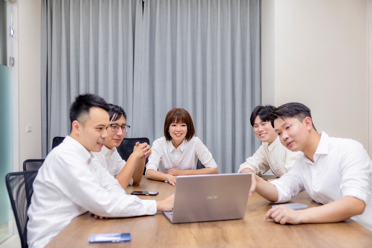 侯友宜競選工作室首波發言團隊成員，皆為「七、八年級」生。 圖：侯友宜競選工作室提供