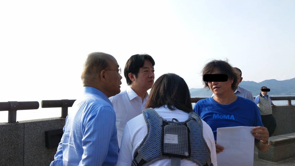 輝哥與賴清德和蘇貞昌合影照片曝光 圖：翻攝臉書