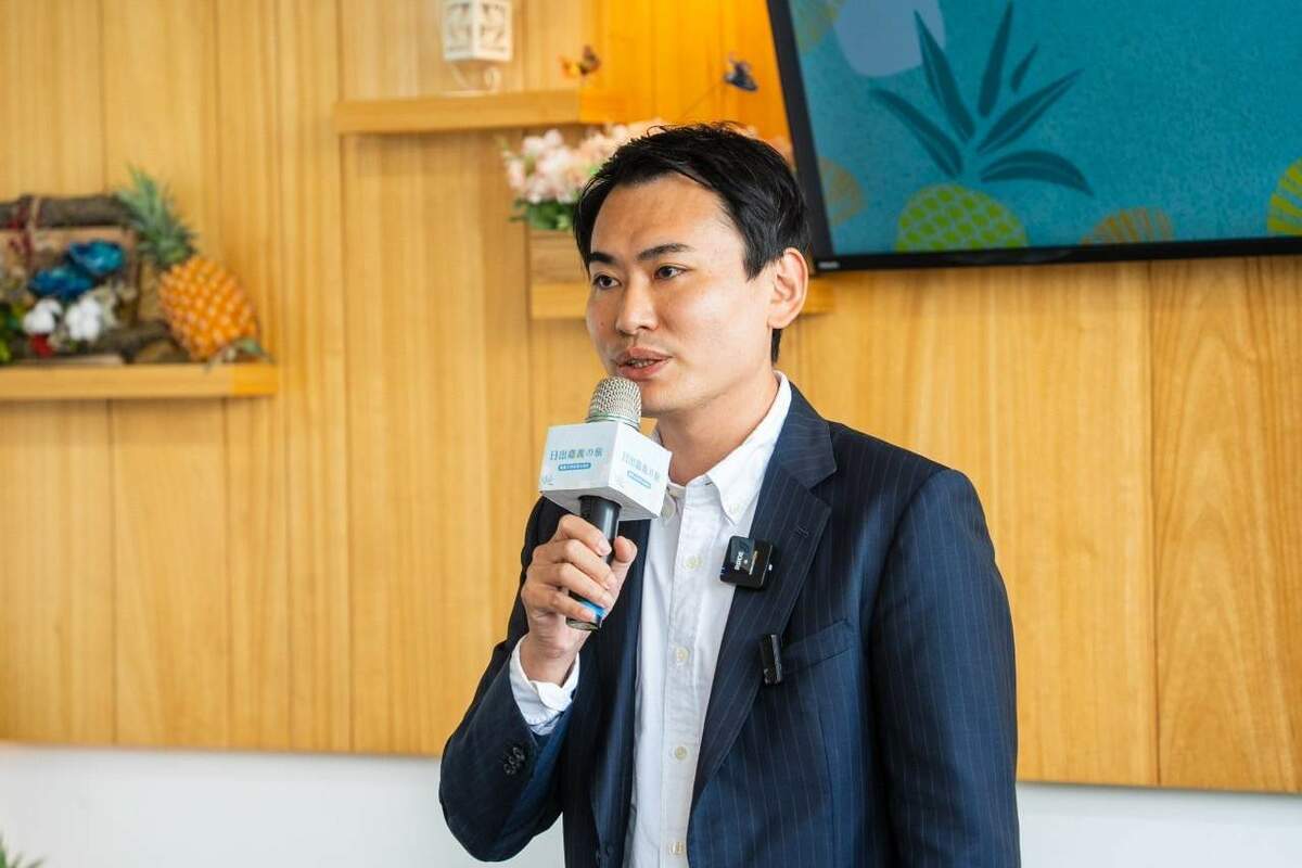 為了推廣嘉義縣農產品銷往日本，立委參選人陳冠廷用日語致詞。 圖：陳冠廷競選團隊/提供