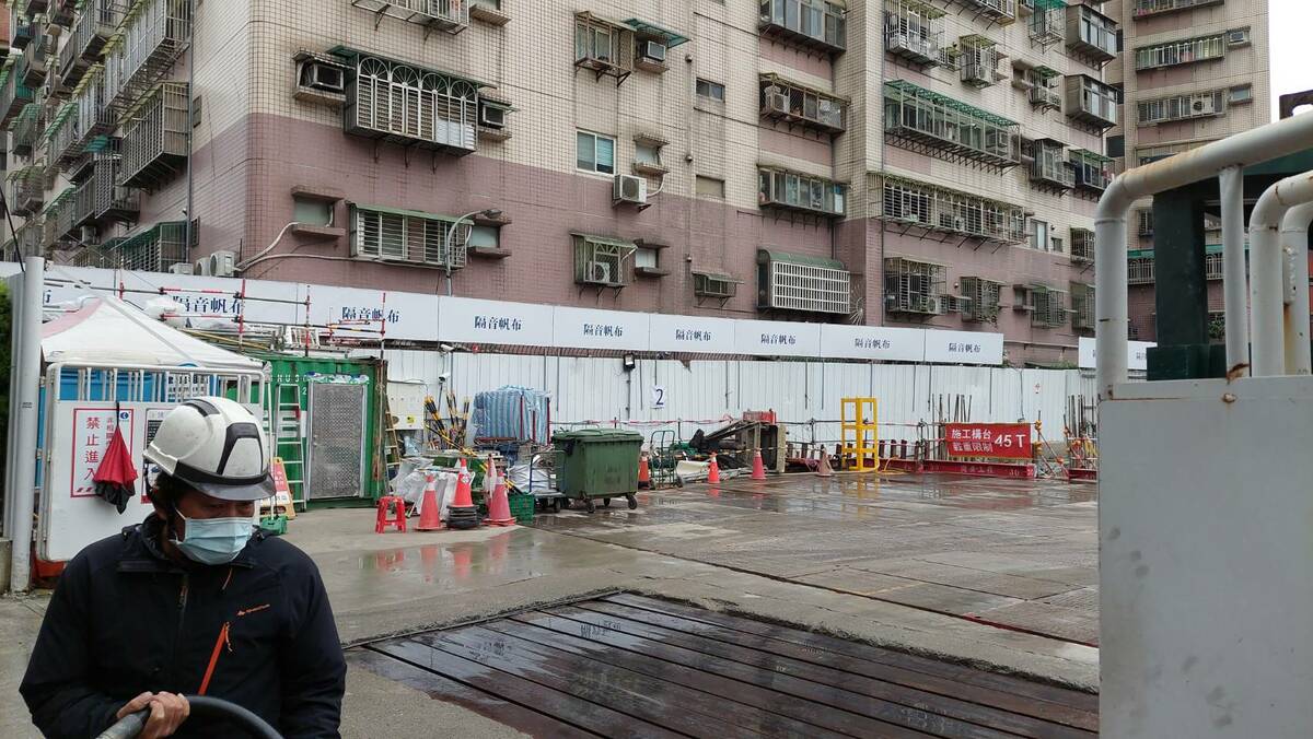 設置隔音帆布。 圖：新北市環保局提供