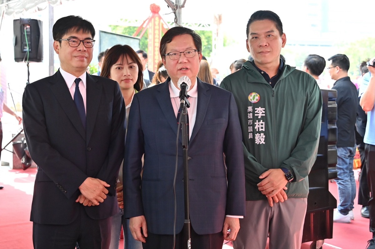 行政院副院長鄭文燦今（2）日上午出席光寶科技高雄聯合營運中心二期工程開工動土典禮前受訪。 圖：行政院/提供