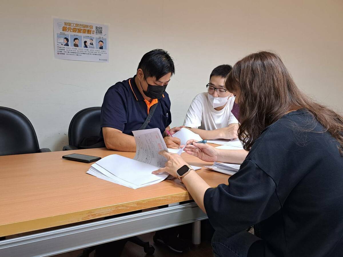 新北市未登記工廠輔導業務，榮獲經濟部評定為甲組及六都唯一「優等」，積極輔導作為屢次獲得中央肯定。 圖：新北市經發局提供