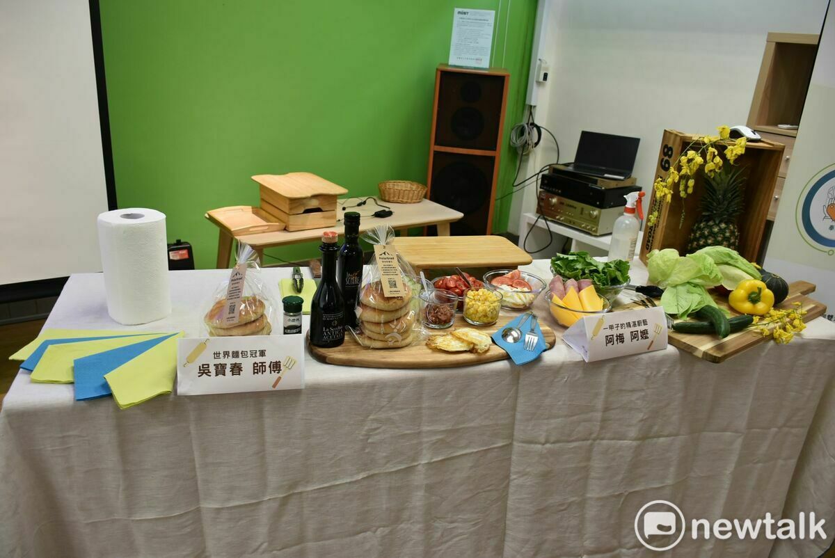 吳寶春和長輩聯手製作的創意蔬菜料理。 圖：孫家銘攝