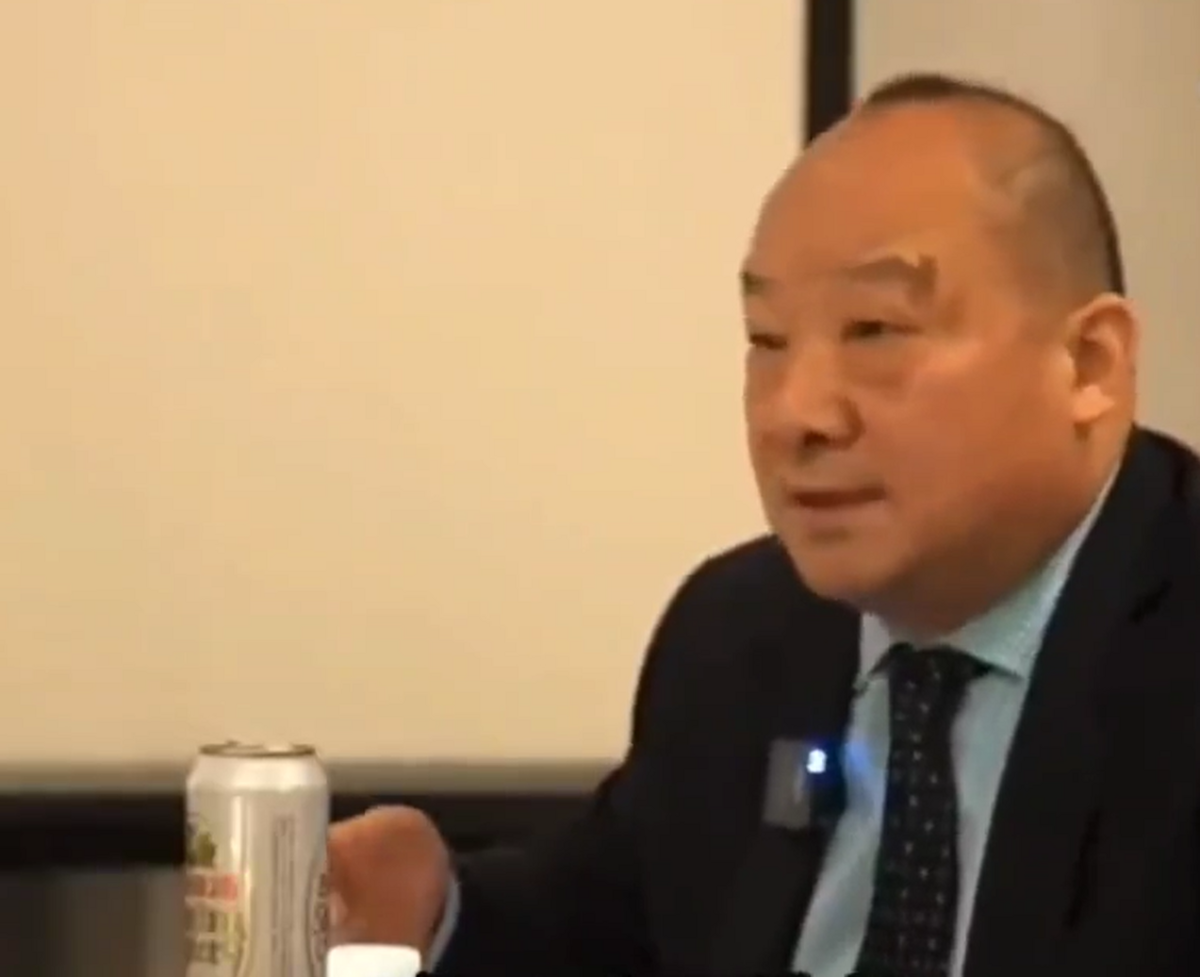 近期中國社會家李毅說，如果中國打台灣死 1.4 億人口，不過是常態。 圖：翻攝自Jacobson貼貼BOT推特