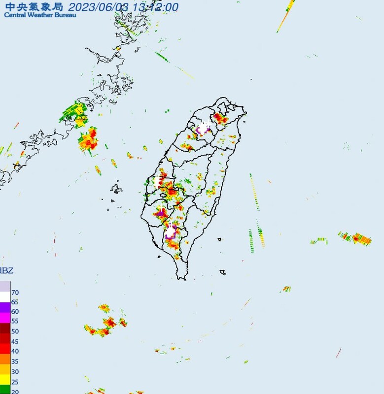 台南市今日下午將下大雷雨訊息，要特別注意。 圖：取自中央氣象局網站