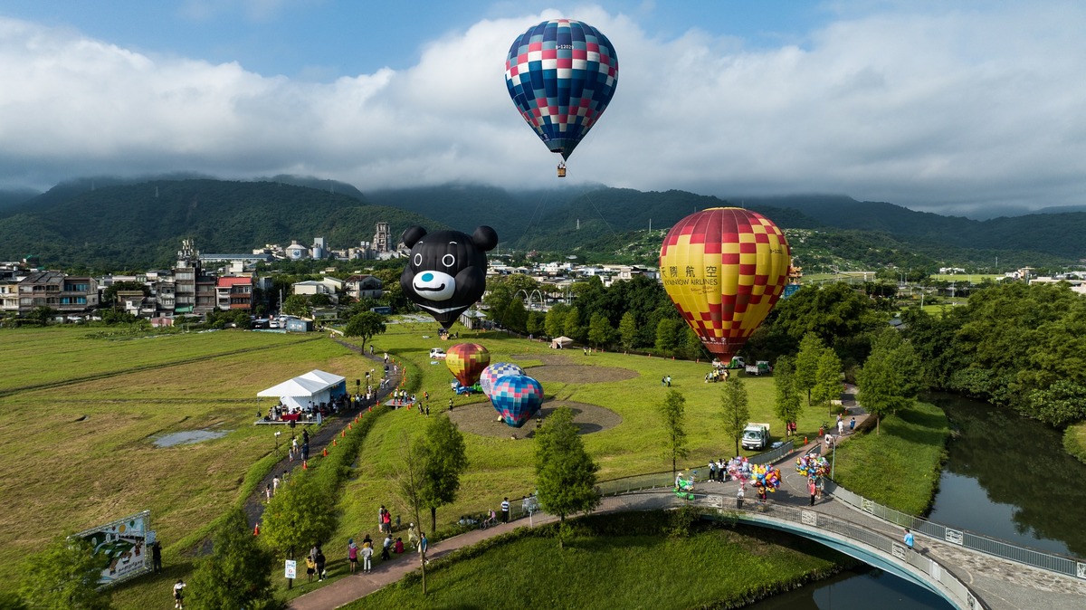 宜蘭熱氣球嘉年華是冬山鄉最重要的觀光活動之一，今年在今明兩日、和下個週末10日、11日舉行。 圖：取自幸福冬山臉書