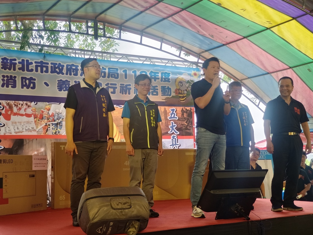 新北市是全國人口最多的縣市，各類型災害、火警、救護等等包羅萬象，依據2023年《遠見》發布縣市長施政滿意度調查結果，侯友宜蟬聯第四度5星評等。 圖：新北市消防局提供