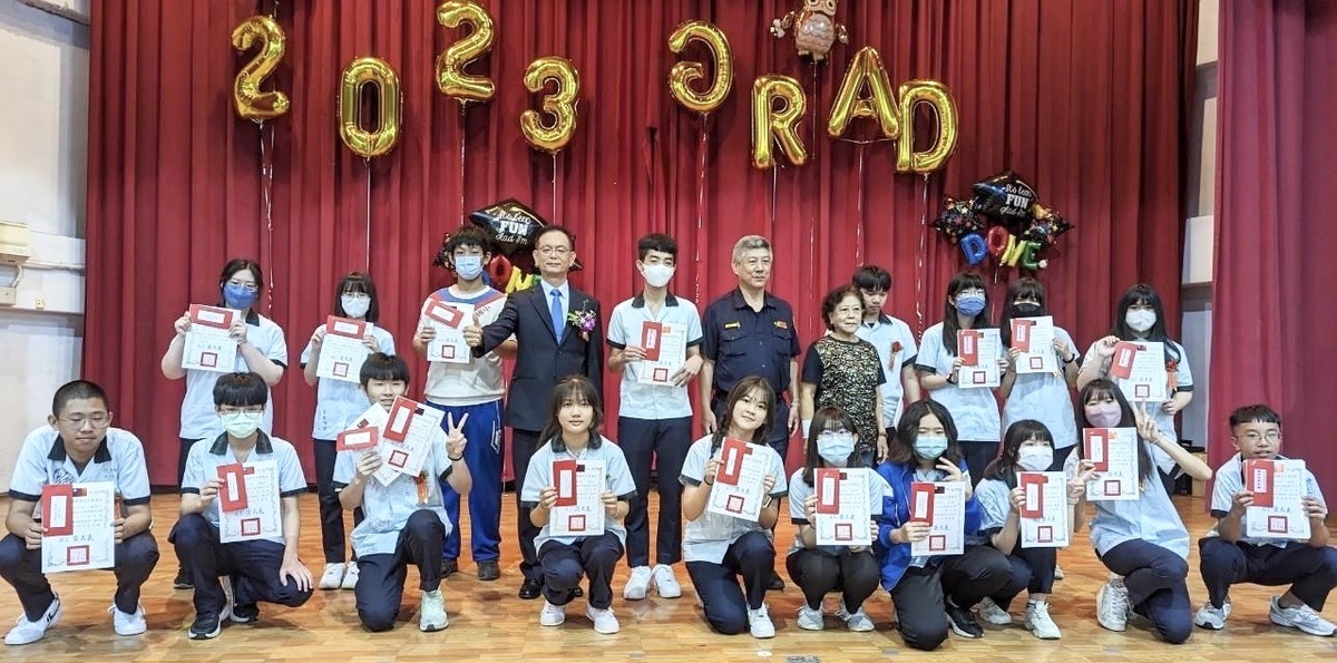旗津國中今年有個別開生面的畢業典禮。 圖：高雄市旗津國中提供