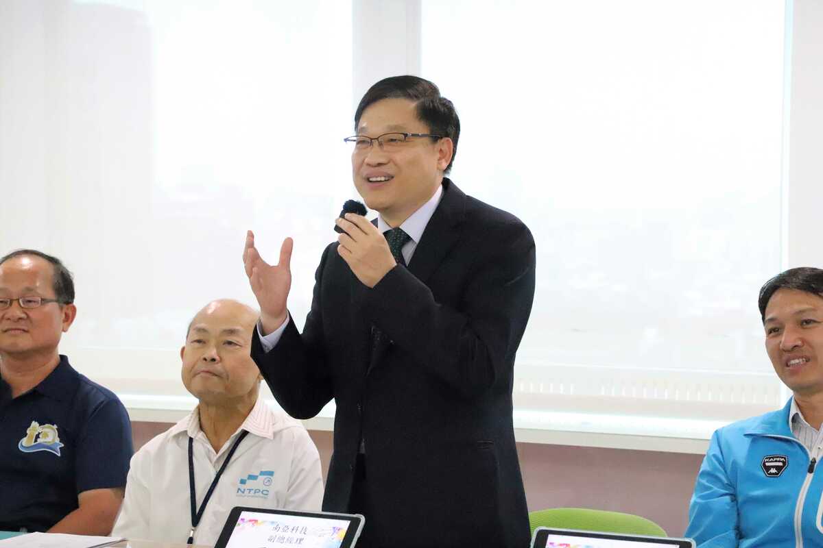 南亞科技副總經理吳志祥致詞。 圖：新北市教育局提供