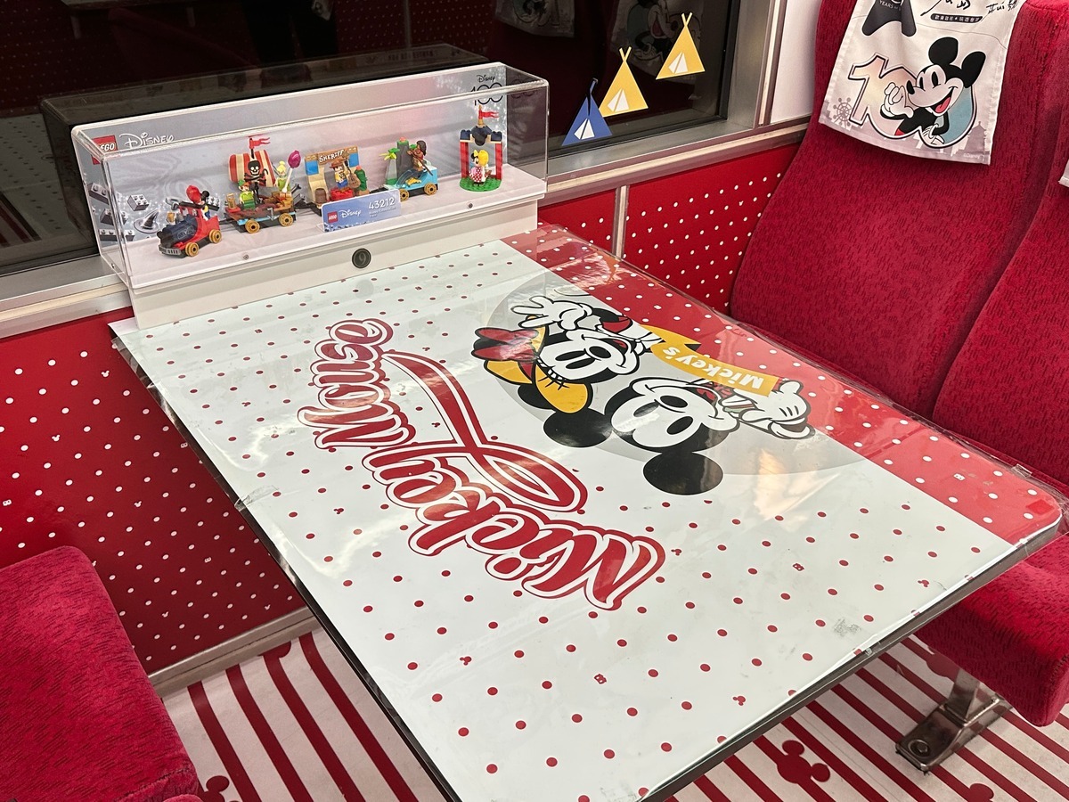 此次台鐵更攜手全球知名玩具樂高合作，將LEGO Disney100周年系列商品搬上環島之星夢想號。 圖：交通部台灣鐵路管理局／提供