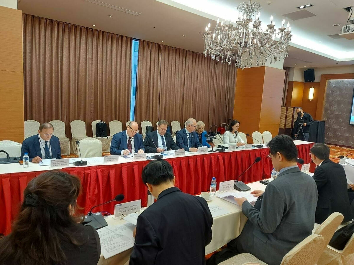 斯洛伐克經濟部政務次長史維茲主持「經貿」工作小組諮商會議。 圖：外交部/提供