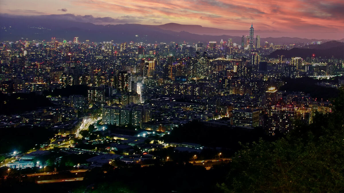 有了4K即時影像烘爐地百萬夜景盡收眼底。 圖：新北市觀旅局提供