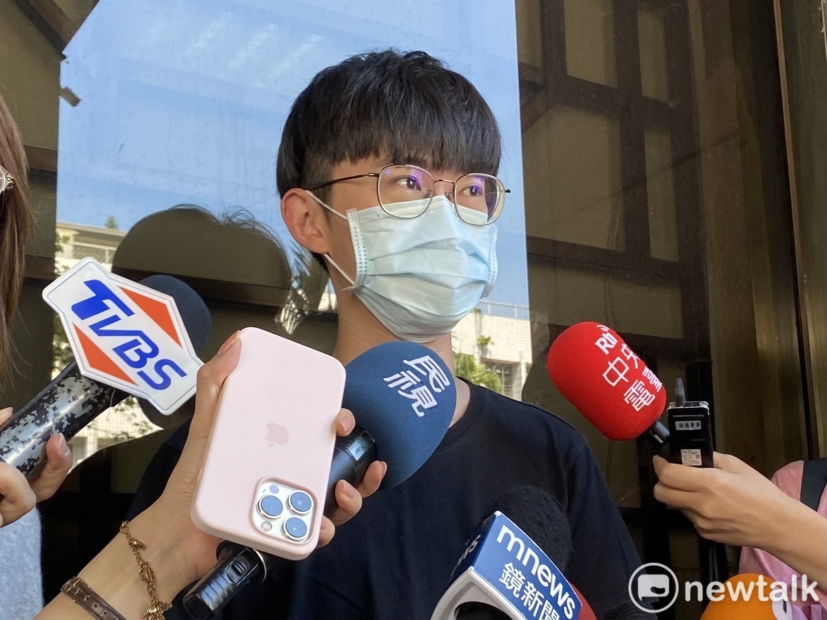 李男今赴北檢提告中國六四民運人士王丹涉強制性交未遂罪。 圖：周煊惠 / 攝