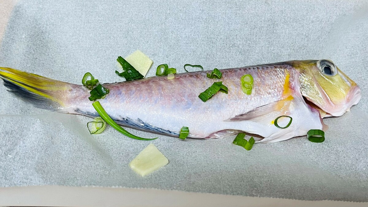 紙包馬頭魚料理。 圖：新北市漁業處/提供