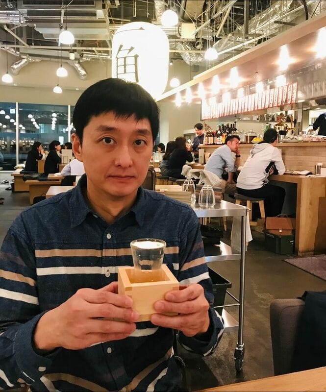 藝人柯宇綸分享自己會到日比谷ステップ廣場小酌，希望台日可以一直當最好的朋友。 圖：翻攝自柯宇綸臉書
