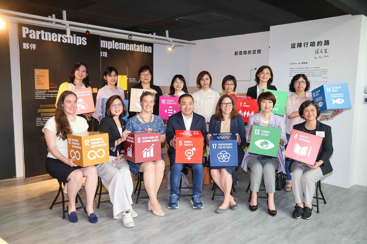 美國在台協會（AIT）理事主席羅森柏格來台，將與3位總統參選人會面；7 日已新北市長侯友宜團隊見面。 圖：新北市政府提供
