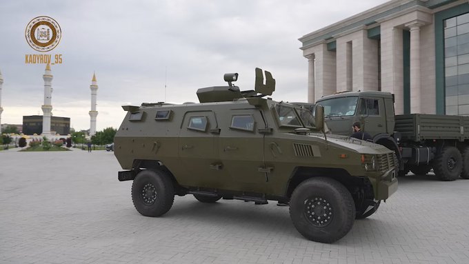 報導指，虎式裝甲運兵車自 2012 年起開始出口到各國，且所有出口都需要得到中國當局的許可。 圖：翻攝自推特用戶「Ukraine Weapons Tracker」