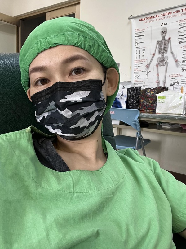 心臟外科醫師、台灣基進台北市黨部主委吳欣岱。 圖：擷自吳欣岱臉書