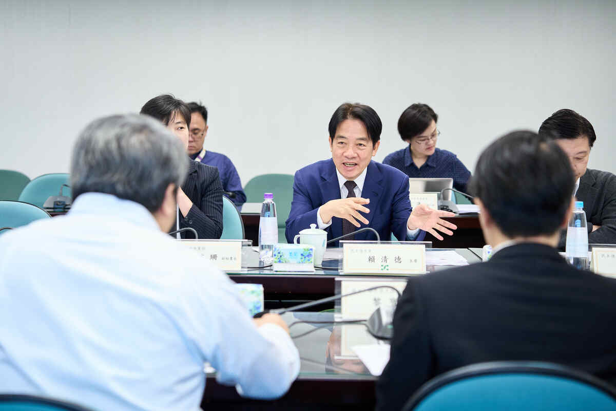 民進黨中國事務部主辦「中國事務小組」諮詢委員會議，黨主席暨總統參選人賴清德親自與會。 圖：民進黨提供