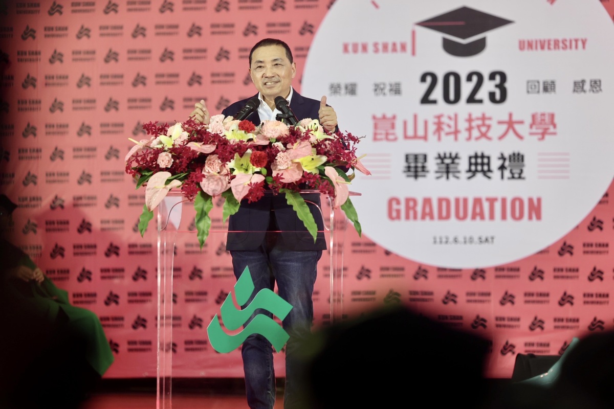 侯友宜上午赴台南出席崑山科技大學畢業典禮。 圖:侯友宜辦公室/提供