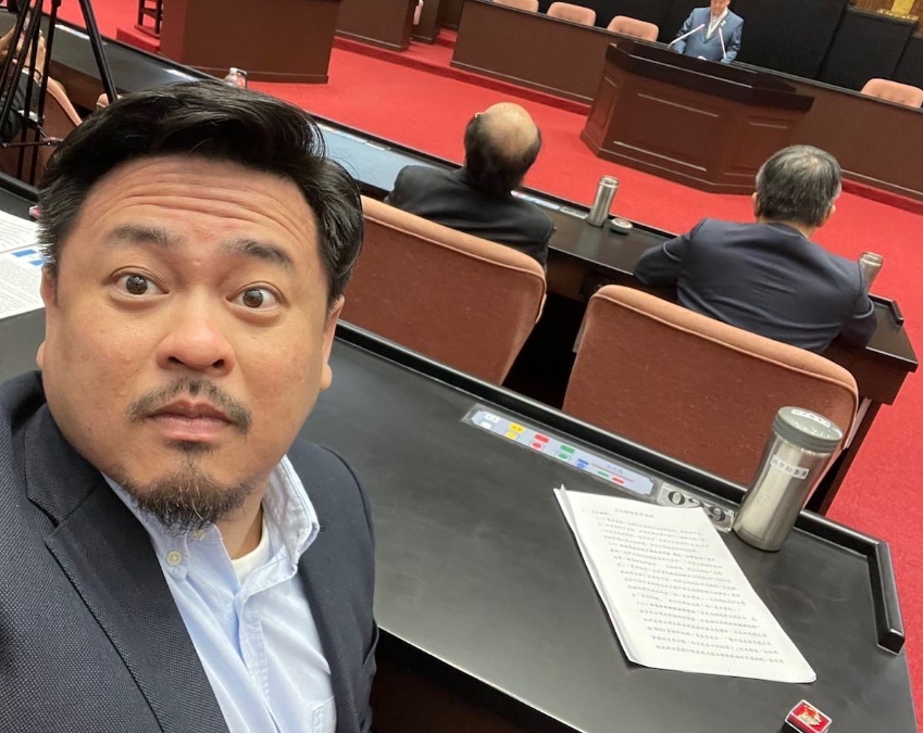 民進黨立委洪申翰發文表示「謝謝梅西」，讓全世界的足球迷都知道了台灣不算中國。 圖：翻攝自洪申翰臉書