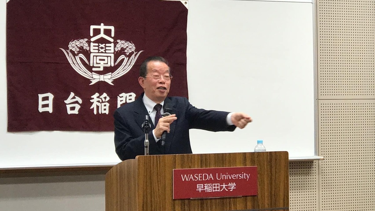 謝長廷10日應校友邀請前往早稻田大學演講，以互助合作的範例介紹台日關係現狀，並就國際矚目的台灣問題發表看法。 圖：擷自謝長廷臉書