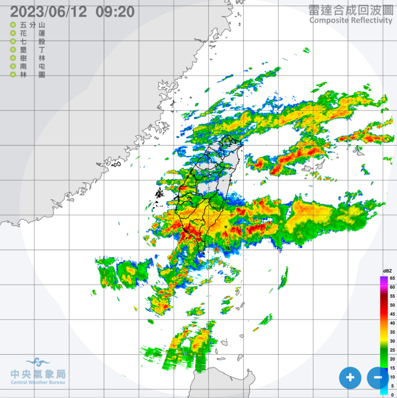 氣象專家吳德榮表示，今日梅雨滯留鋒在北部海面徘徊，各地需慎防大量降雨致災。 圖：翻攝自中央氣象局官網
